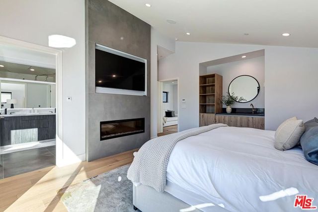 489 S Willaman Drive, Los Angeles, CA 90048