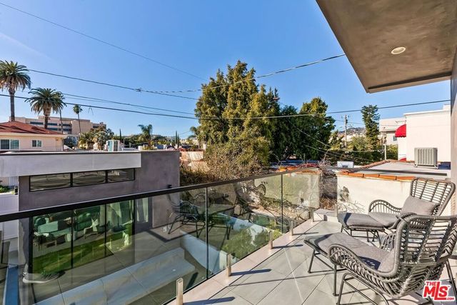 489 S Willaman Drive, Los Angeles, CA 90048