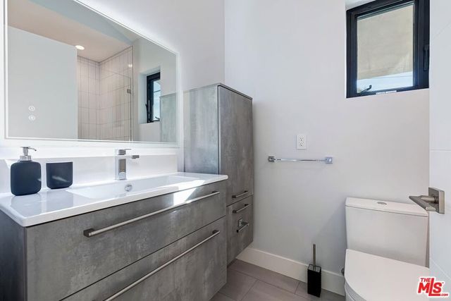 489 S Willaman Drive, Los Angeles, CA 90048