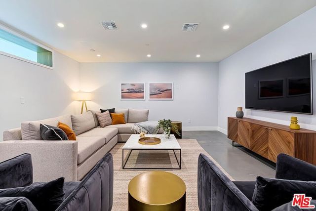 489 S Willaman Drive, Los Angeles, CA 90048