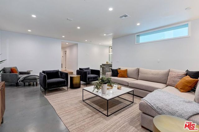 489 S Willaman Drive, Los Angeles, CA 90048