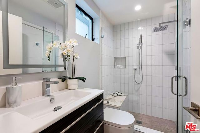 489 S Willaman Drive, Los Angeles, CA 90048