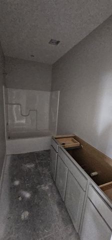 5115 N Toben Ct, Bel Aire, KS 67226
