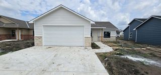 5115 N Toben Ct, Bel Aire, KS 67226