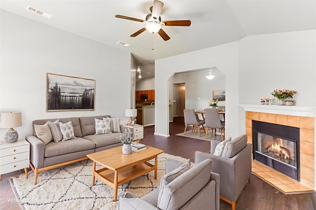 103 Almond Drive, Lake Jackson, TX 77566