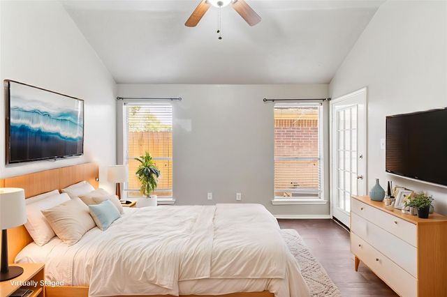 103 Almond Drive, Lake Jackson, TX 77566