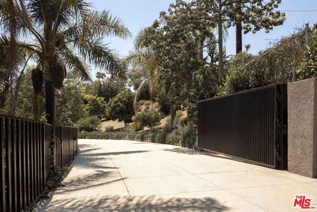 29800 Cuthbert Road, Malibu, CA 90265