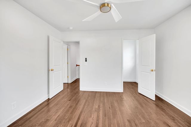 1032 Edwin Warner Dr, Nashville, TN 37205