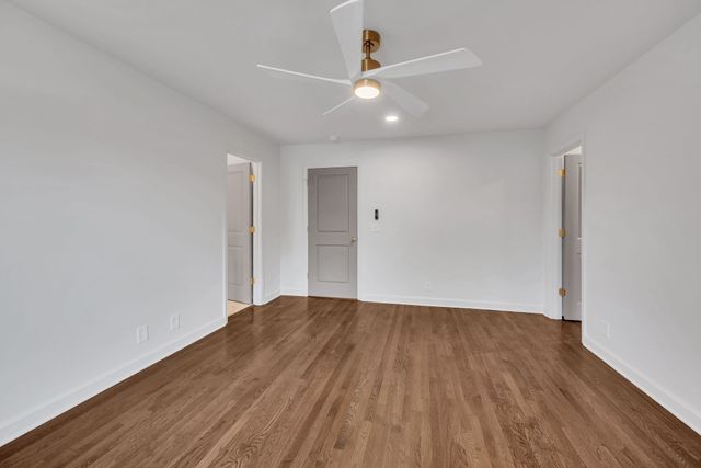 1032 Edwin Warner Dr, Nashville, TN 37205