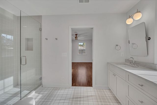 1032 Edwin Warner Dr, Nashville, TN 37205