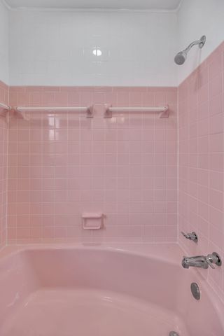 1032 Edwin Warner Dr, Nashville, TN 37205