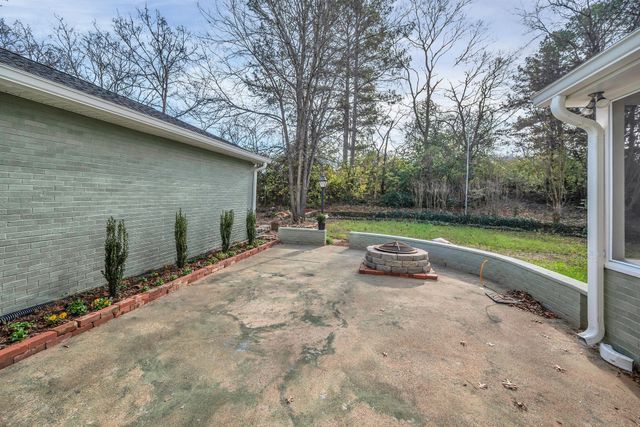 1032 Edwin Warner Dr, Nashville, TN 37205