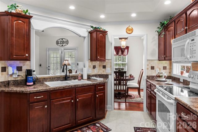 1498 Finwick Drive, Pfafftown, NC 27040