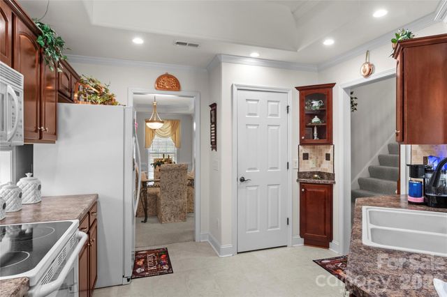 1498 Finwick Drive, Pfafftown, NC 27040