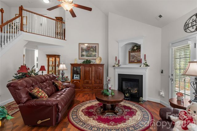 1498 Finwick Drive, Pfafftown, NC 27040