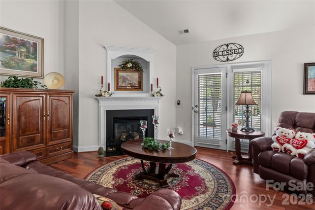 1498 Finwick Drive, Pfafftown, NC 27040