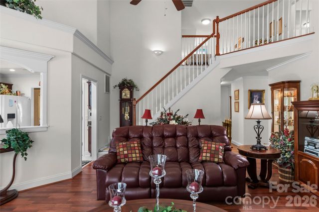 1498 Finwick Drive, Pfafftown, NC 27040