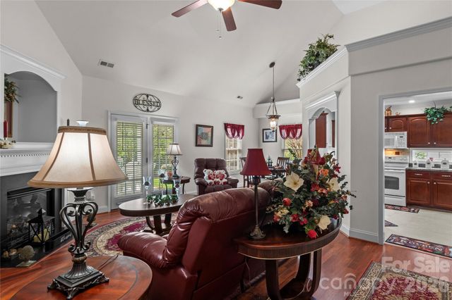 1498 Finwick Drive, Pfafftown, NC 27040