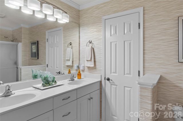 1498 Finwick Drive, Pfafftown, NC 27040