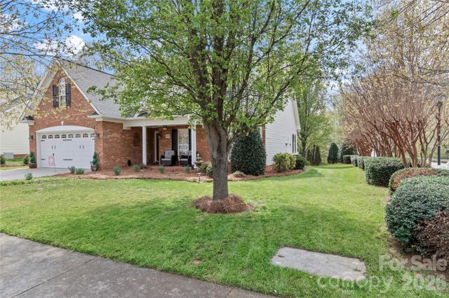 1498 Finwick Drive, Pfafftown, NC 27040