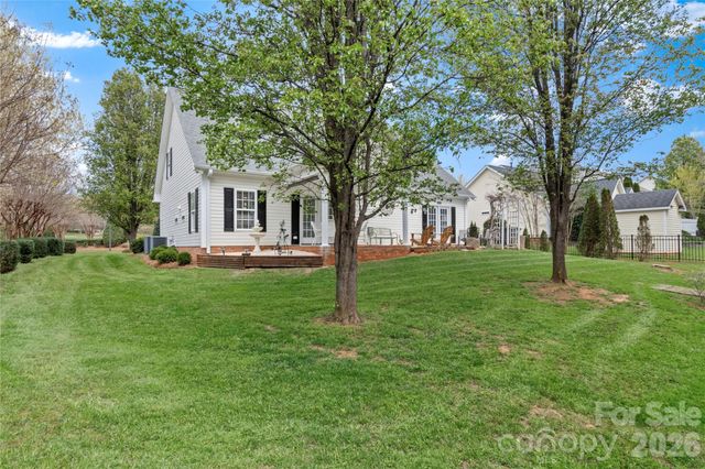 1498 Finwick Drive, Pfafftown, NC 27040