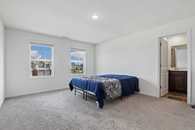 2051 Canyon Creek Court, Aurora, IL 60503