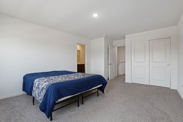 2051 Canyon Creek Court, Aurora, IL 60503