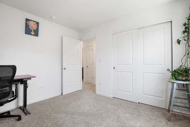 2051 Canyon Creek Court, Aurora, IL 60503