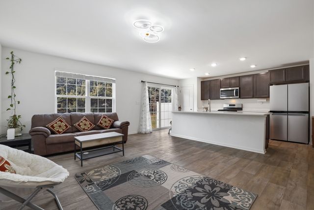 2051 Canyon Creek Court, Aurora, IL 60503