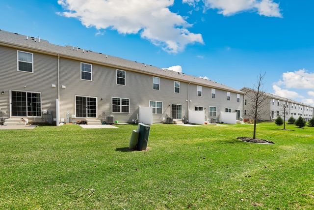 2051 Canyon Creek Court, Aurora, IL 60503