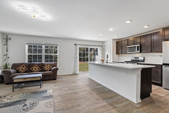 2051 Canyon Creek Court, Aurora, IL 60503