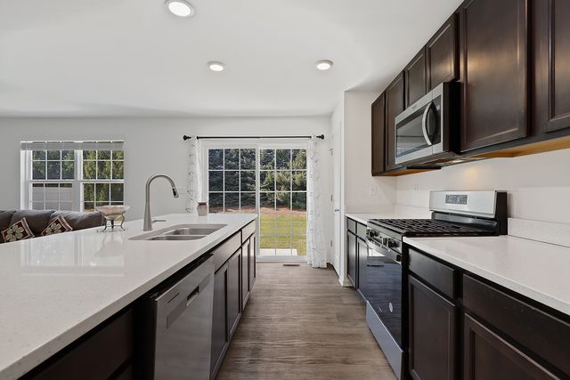 2051 Canyon Creek Court, Aurora, IL 60503