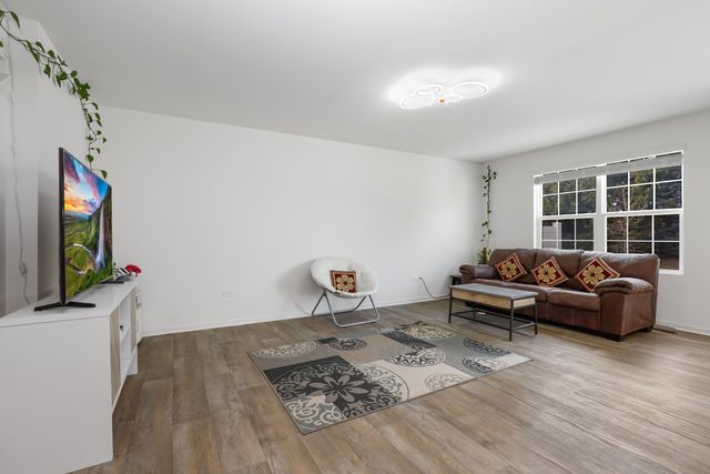 2051 Canyon Creek Court, Aurora, IL 60503