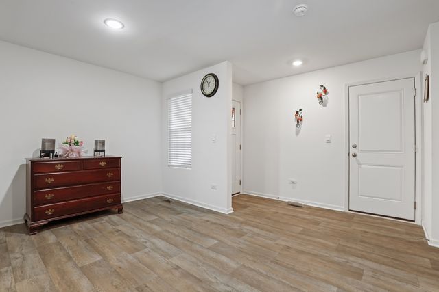 2051 Canyon Creek Court, Aurora, IL 60503