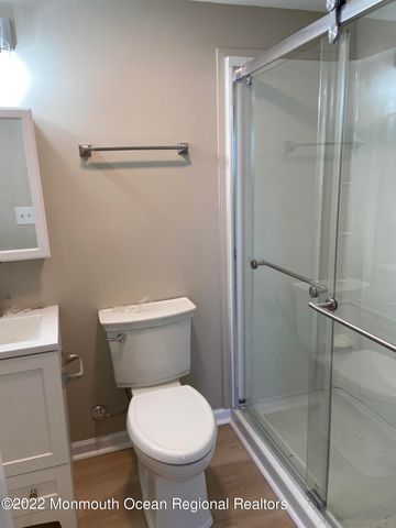 211 Henley Avenue, Pine Beach, NJ 08741