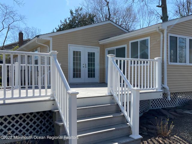 211 Henley Avenue, Pine Beach, NJ 08741