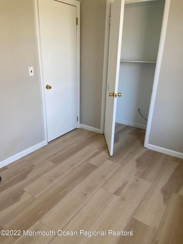 211 Henley Avenue, Pine Beach, NJ 08741