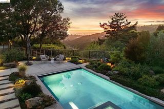 7919 Phaeton Dr, Oakland, CA 94605