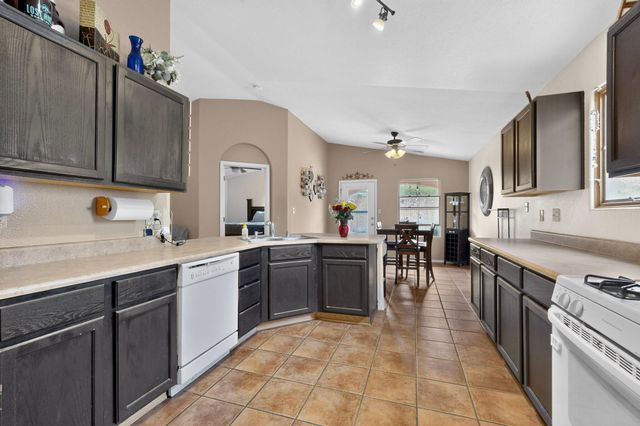 10535 Portofino Drive NW, Albuquerque, NM 87114