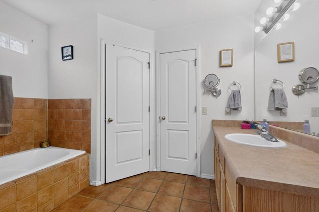 10535 Portofino Drive NW, Albuquerque, NM 87114