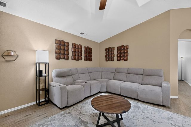 10535 Portofino Drive NW, Albuquerque, NM 87114