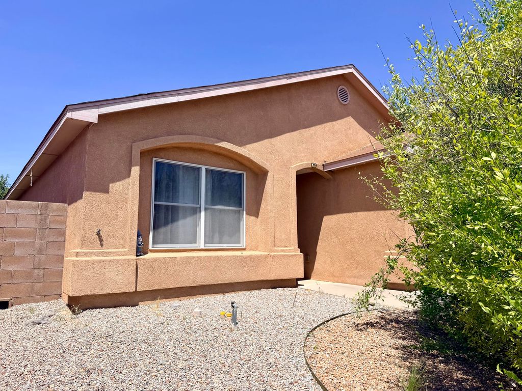10535 Portofino Drive NW, Albuquerque, NM 87114