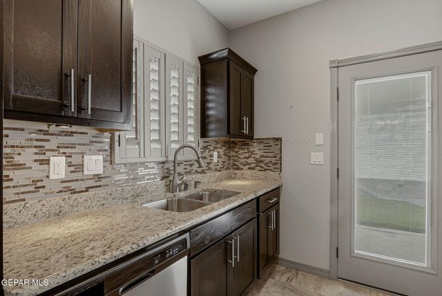 465 PRIME DESERT Drive, El Paso, TX 79932