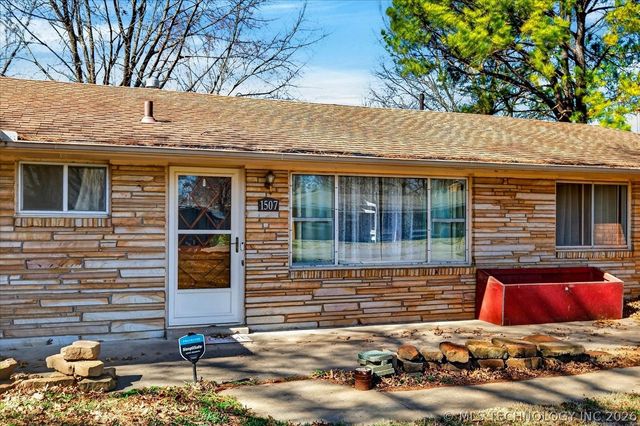 1507 Crescent Drive, Bartlesville, OK 74006