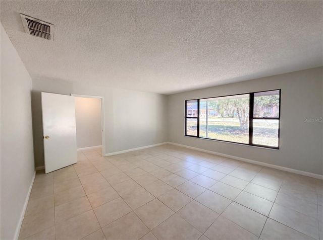 543 SILVER COURSE CIRCLE, Ocala, FL 34472