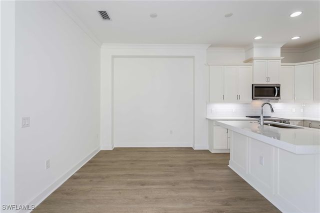 9032 Calypso CT, Naples, FL 34112