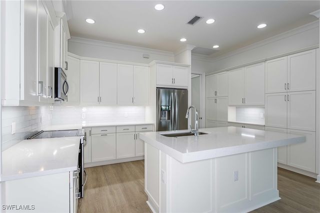 9032 Calypso CT, Naples, FL 34112