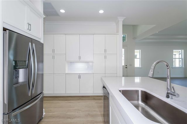 9032 Calypso CT, Naples, FL 34112