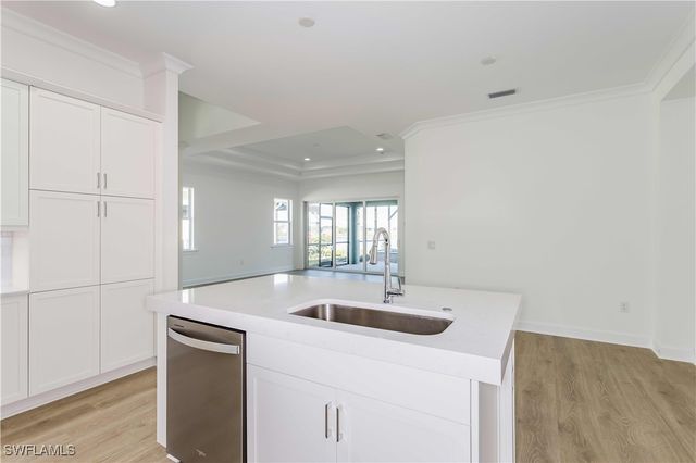 9032 Calypso CT, Naples, FL 34112