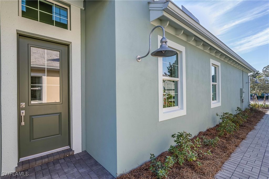 9032 Calypso CT, Naples, FL 34112